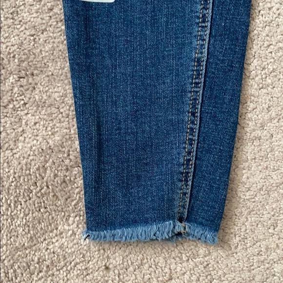 NWT Old Navy Rockstar Style Jeans - Picture 2 of 5
